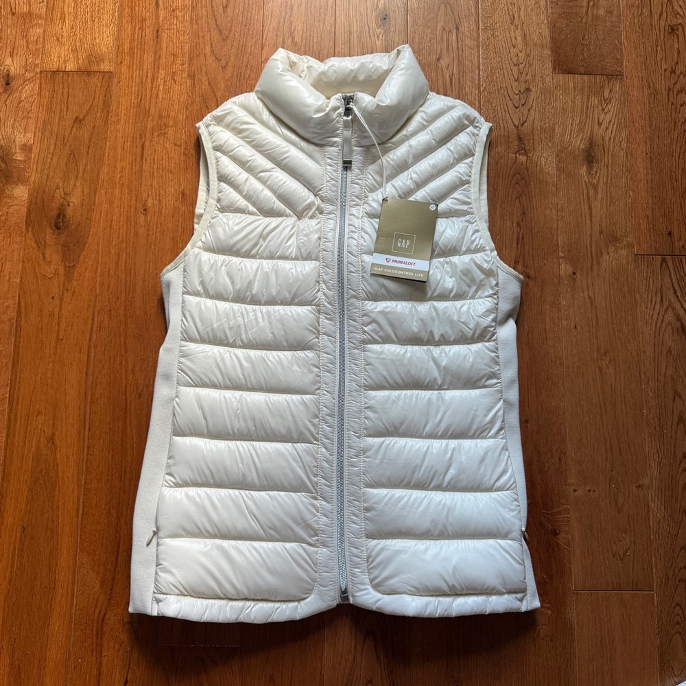 NWT GAP primaloft ivory vest size XS